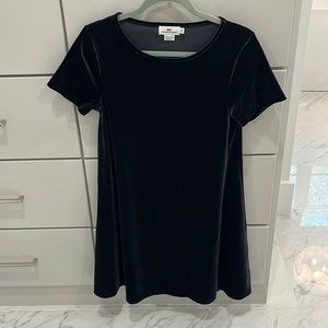 Vineyard Vines velvet dress